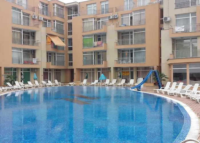 Отель Kamelia Garden Mikosta *